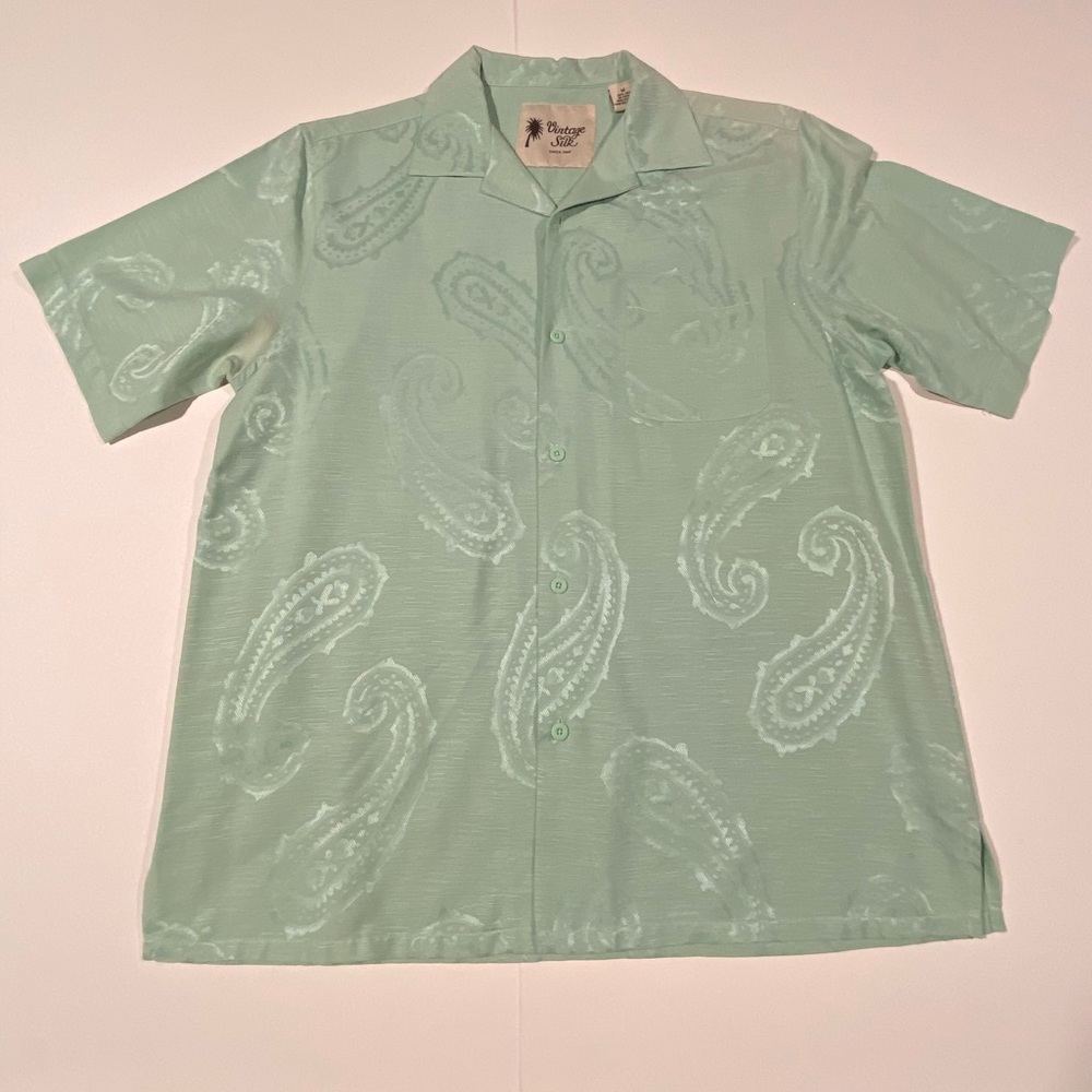 Vintage Silk Circa 1969 Mint 100% Silk Hawaiian shirt